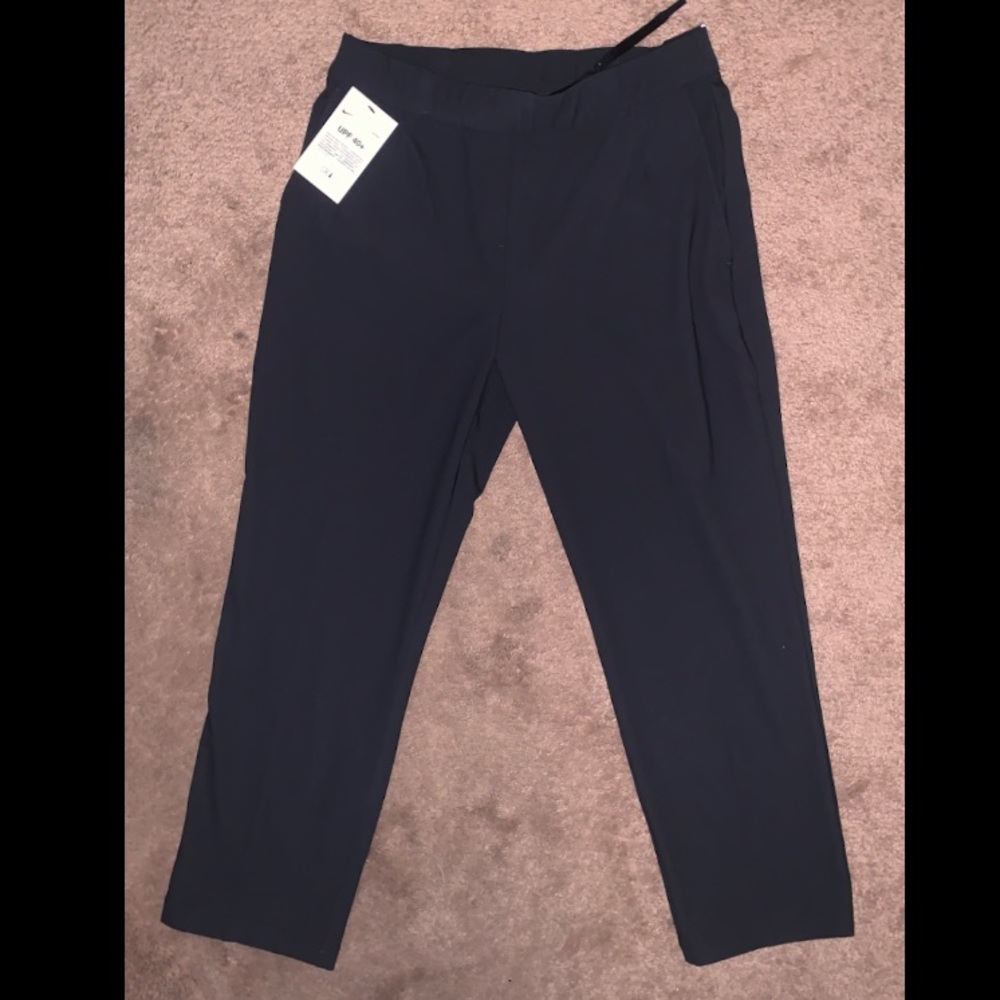 Nike Women’s Capri golf pants!
